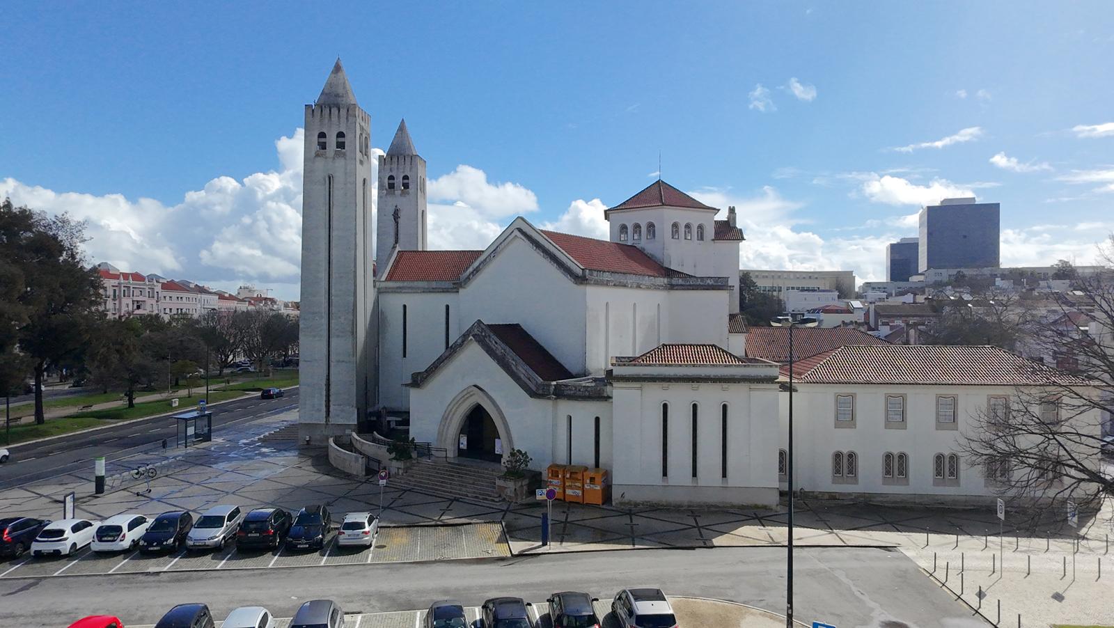 Igreja & Praça Urbana
